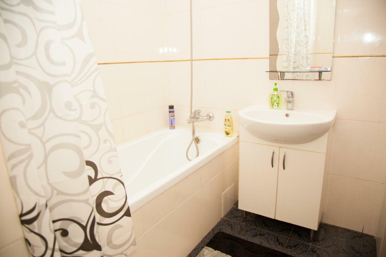 Zaporizhia Semi-Luxury Apartment On Zhukovskogo Street 57 מראה חיצוני תמונה
